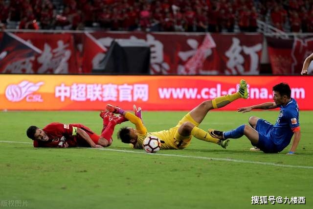 18岁西班牙前锋吉乌在切尔西境遇不佳，8场仅1球